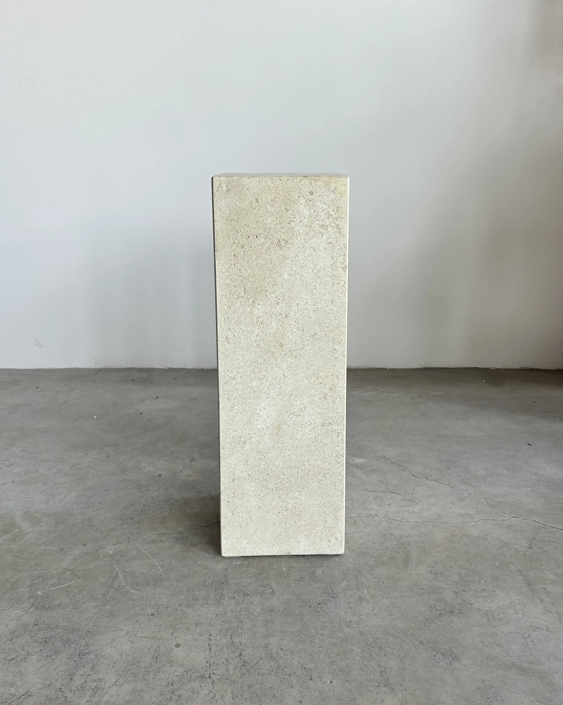 Beton Podium Kolon
