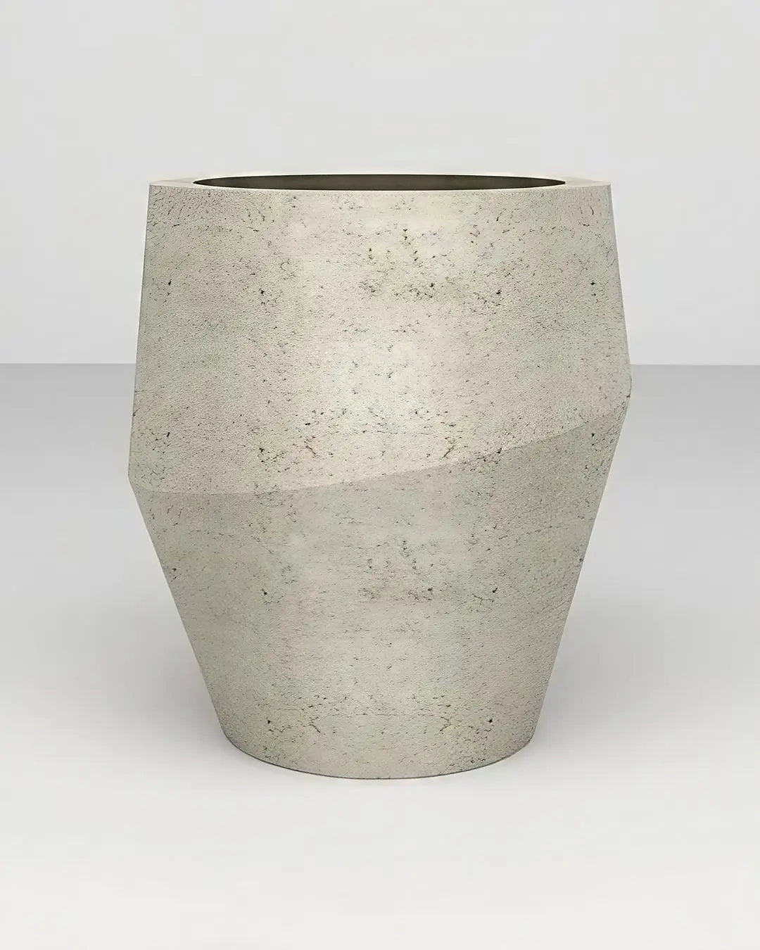 Beton Saksı Asti