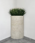 Çim Aranjmanı Corner Grass Koşeli Beton Saksı